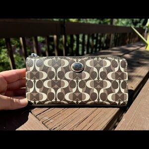 Coach Peyton Dream C Slim Zip Wallet F50150